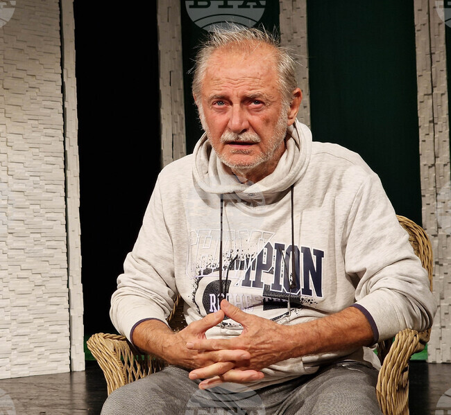 Театърът в Хасково отбелязва юбилея на актьора и режисьор Иван Савов с панорама от филми с негово участие