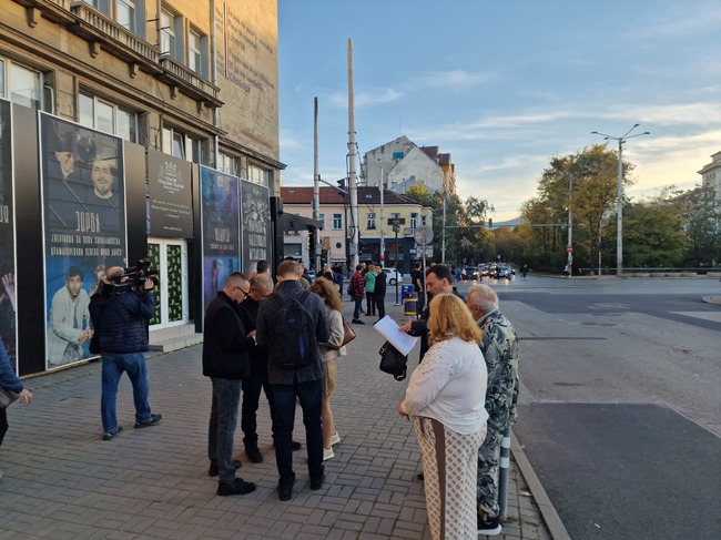 Граждани се събраха на протест срещу изграждането на бежански център в столичния район "Оборище"