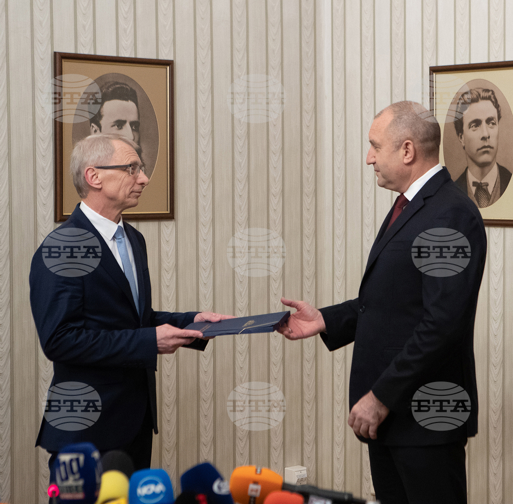 Президентът изрази надежда преговорите за съставяне на правителство да не изместват фокуса от законодателната дейност на Народното събрание