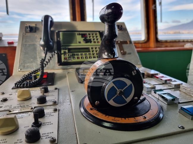 The Bulgarian naval research/survey vessel Sv. Sv. Kiril i Metodii - Antarctica - day 14 - Spain - Almería - waiting