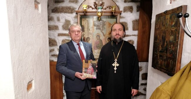 Румен Петков поздрави архимандрит Васиан по случай Рождество Христово