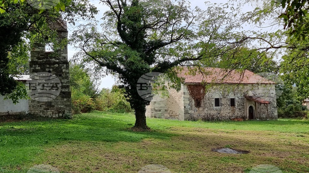 В хасковското село Мандра на Никулден започва дарителска кампания за спешен ремонт на местната църква „Света Неделя“