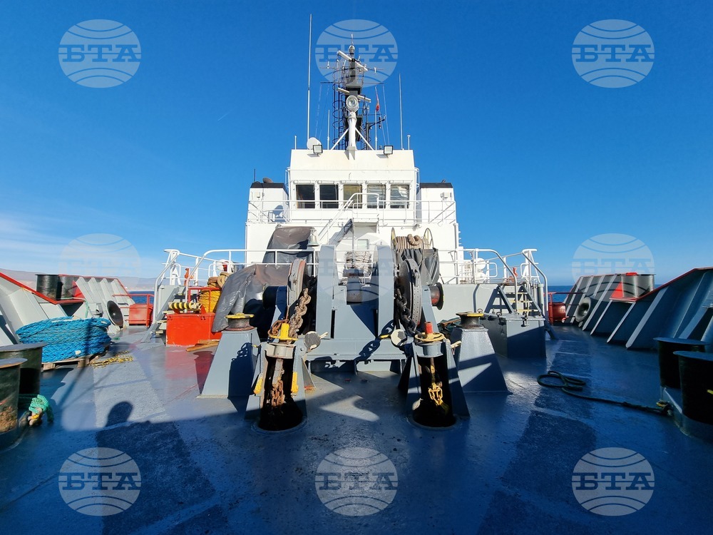 NAVAL RSV421 - Antarctica - Day 14 - Strait of Gibraltar - Crossing - Bad Weather - Waiting