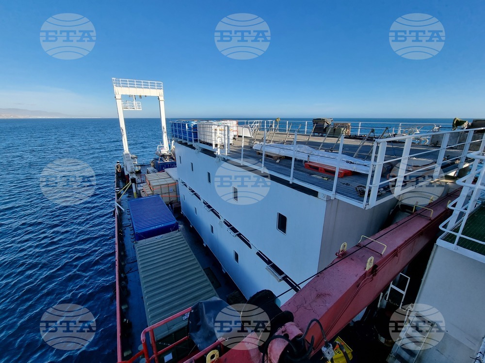 NAVAL RSV421 - Antarctica - Day 14 - Strait of Gibraltar - Crossing - Bad Weather - Waiting