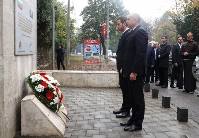 Босна и Херцеговина - Румен Радев - паметна плоча - полагане на венец