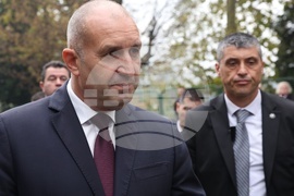 Босна и Херцеговина - Румен Радев - паметна плоча - полагане на венец