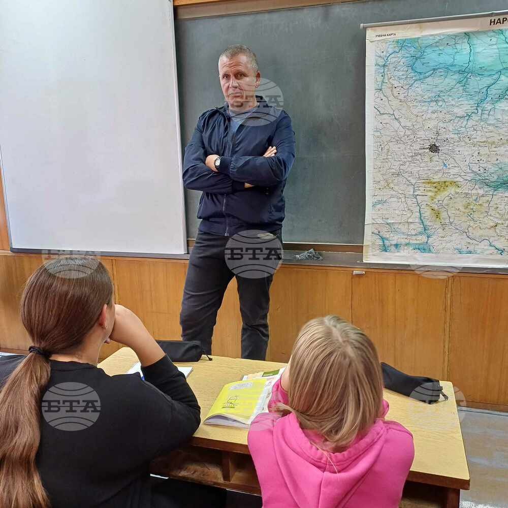 За агресията, толерантността и безопасното управление на индивидуални електрически превозни средства разговаряха ученици и полицаи в Търговище
