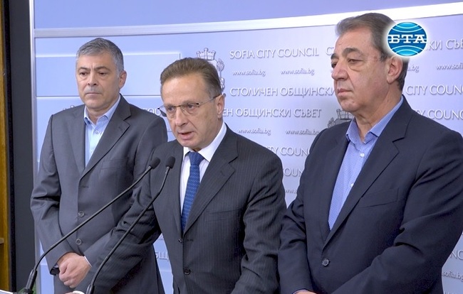 От „Синя София“ отказваме да участваме в този предизборен фарс, заяви Иван Сотиров във връзка със свикването на извънредно заседание на Столичния общинския съвет