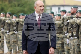 Босна и Херцеговина - Румен Радев - военна база „Бутмир“