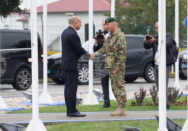 Босна и Херцеговина - Румен Радев - военна база „Бутмир“