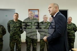 Босна и Херцеговина - Румен Радев - военна база „Бутмир“ - среща с български офицери