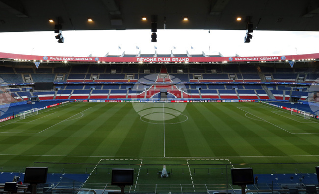 Победителят в Шампионската лига Пари Сен Жермен избира между две места извън Париж за построяването на новия си стадион