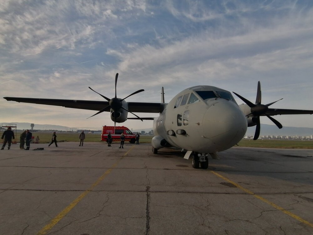 Министерство на отбраната: Военнослужещи от авиобаза Враждебна осигуриха медицински транспорт до Федерална република Германия и отбратно