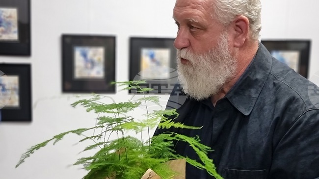 Цветан Казанджиев открива своята 20-а коледна изложба в Ямбол 