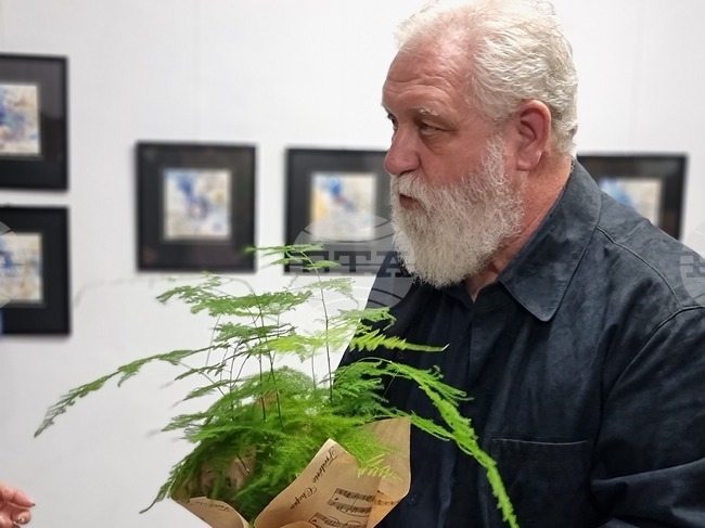 Цветан Казанджиев открива своята 20-а коледна изложба в Ямбол 