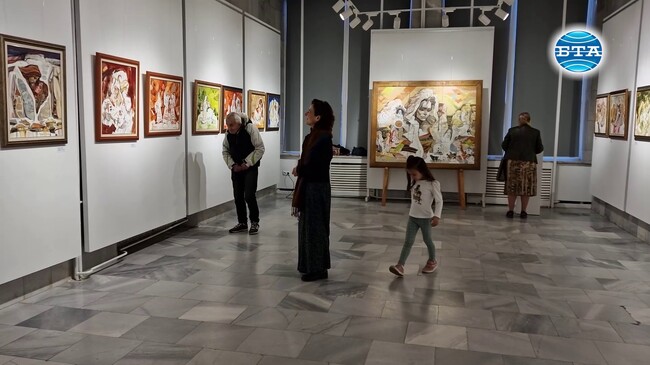 Изложба „Под скалите" на Чавдар Драгиев беше открита в Регионалната библиотека „Стилиян Чилингиров“ в Шумен