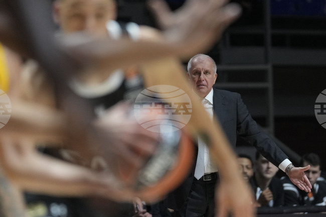 Раздялата с треньора Желко Обрадович предизвика спад в посещаемостта за баскетболния Партизан