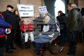 МС - хора с увреждания - протест