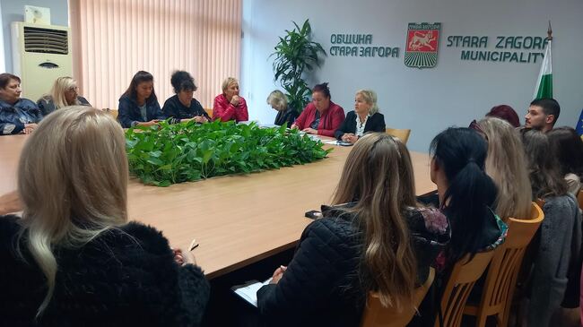 Община Стара Загора: Нова медицинска техника и още специализирани бусове ще се търсят за социалните услуги в Стара Загора