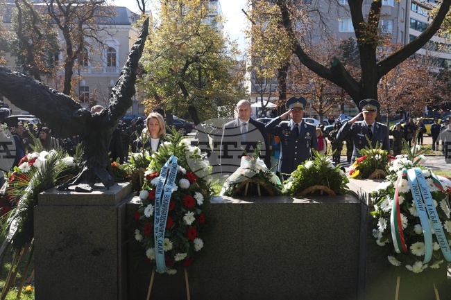 Ден на военния парашутист - отбелязване