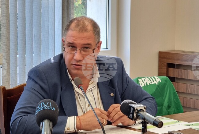 Има голям интерес за безвъзмездната подмяна на стари отоплителни уреди с нови, каза зам.-кметът на Враца Цветан Стоичков 