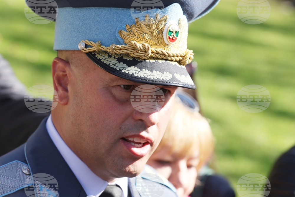 Ден на военния парашутист - отбелязване