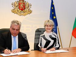 Снимка: Министерство на младежта и спорта - ММС и НСИ подписаха споразумение за сътрудничество и стратегическо партньорство