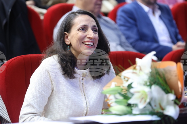 Радослава Недялкова, председател на Асоциацията на българските фолклорни състави в чужбина: Този наш форум е един празник на българщината 