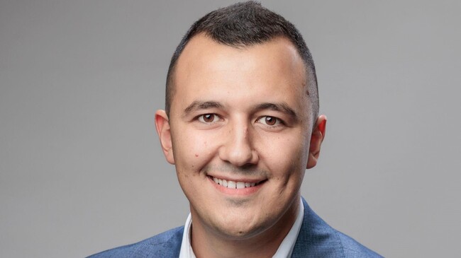 Габриел Вълков: Младите от левицата сме алтернативата на старите муцуни в политиката – Борисов и Пеевски