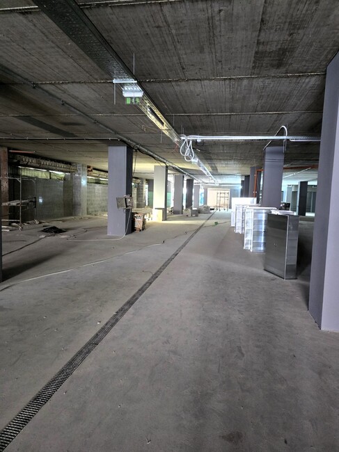 Община Асеновград: Почти готов е закритият паркинг с търговска част в Асеновград