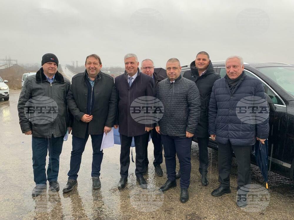 Министър Шишков: До половин година пускаме движението по 7-километров участък от скоростния път Ботевград – Видин, между Новачене и Скравена
