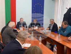 Снимка: Министерство на регионалното развитие и благоустройството - Министър Шишков инспектира строителството на бъдещия скоростен път от Монтана до Ботевград.