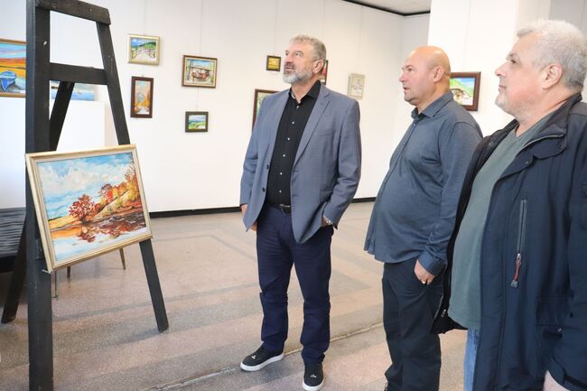 Областна администрация Русе: Бивш треньор по бокс от Търговище откри самостоятелна изложба в Русе 