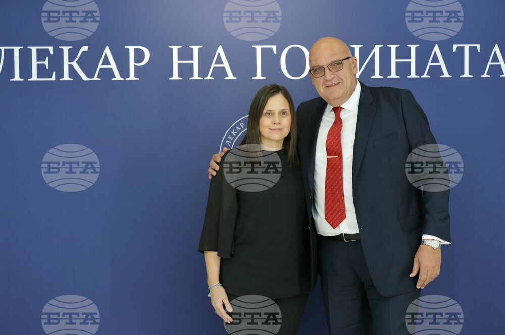 Младите лекари да останат в България, призова проф. Мария Токмакова, отличена с приза „Лекар на годината 2024“