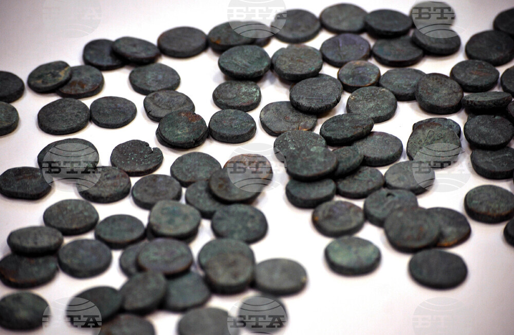 Бургас - митница - отнети монети - предаване