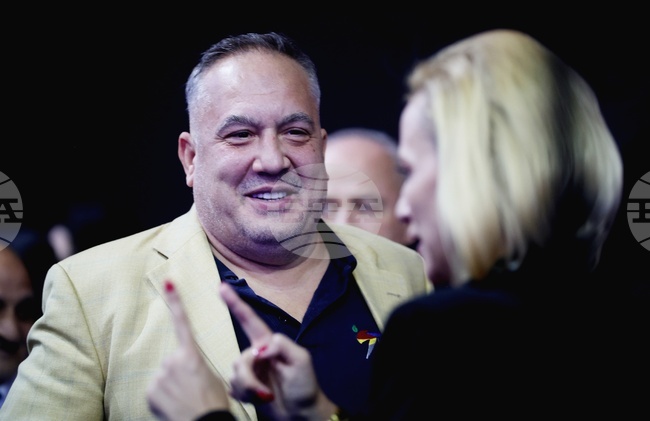 В присъствието на Слави Бинев наградиха шефа на Австралийската федерация по таекуондо с орден на крал Чарлз Трети