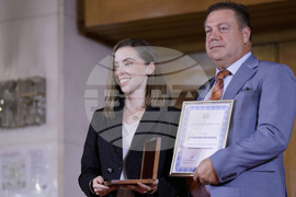 Лекар на годината - награди