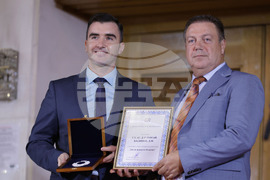 Лекар на годината - награди