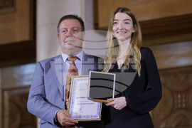 Лекар на годината - награди