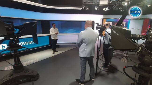 Информацията все повече се управлява от алгоритмите, необходима е медийната грамотност, смятат Светослав Иванов и Стефан Попов – Чефо