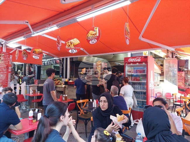 Над 300 души са с хранително натравяне от дюнери в Турция