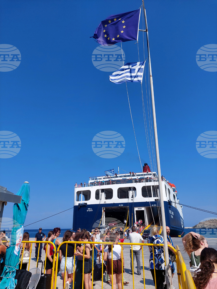 Голямото пътуване на гърците за Великден започна; натоварен е трафикът на магистрали и пристанища