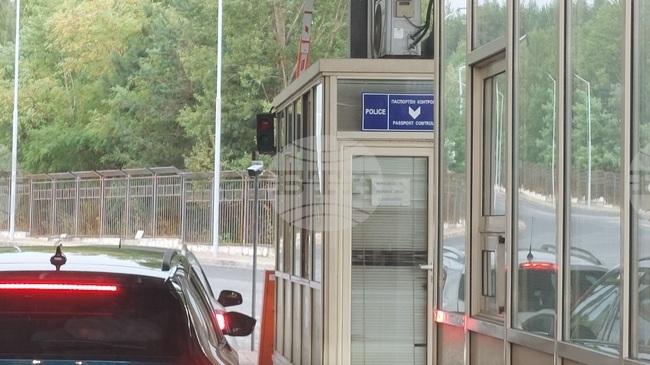 Ограничено е движението на всички моторни превозни средства през граничен преход "Илинден – Ексохи"