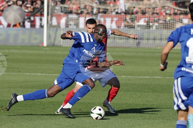 Левски допусна четири гола и от чешкия Баник, Мустафа Сангаре се отчете с два гола и асистенция