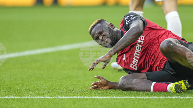 Нападателят Виктор Бонифейс ще претърпи операция на коляното