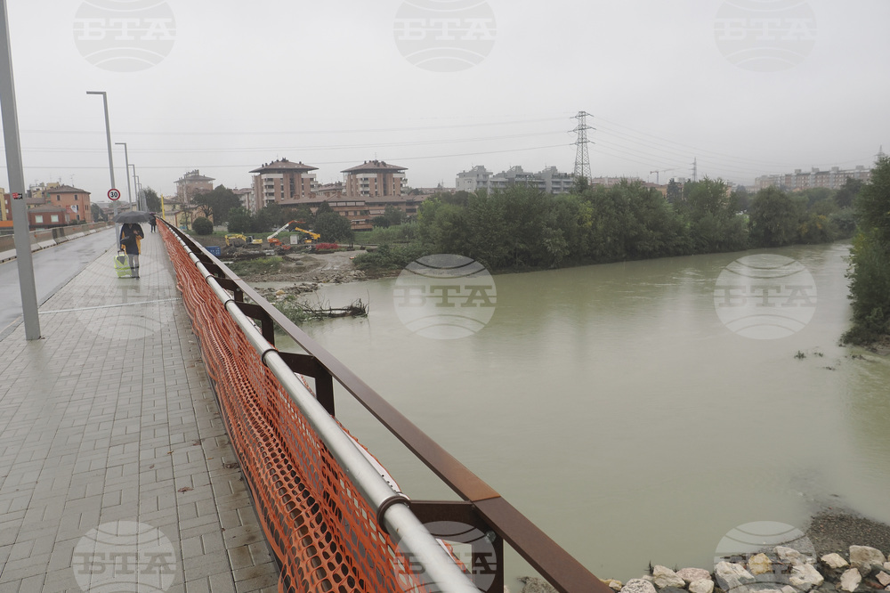 При бурите в Северна Италия много пътища бяха наводнени