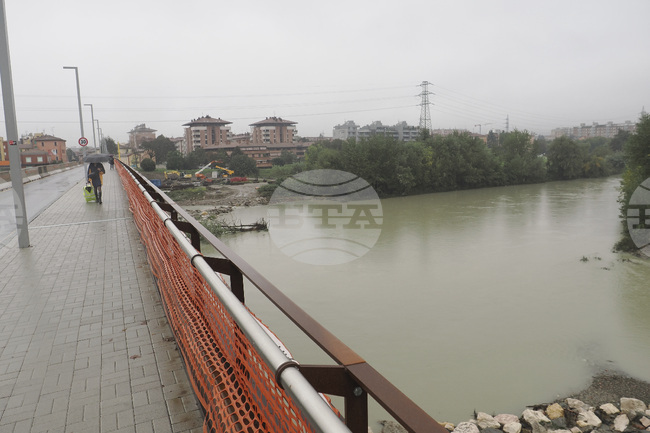 При бурите в Северна Италия много пътища бяха наводнени