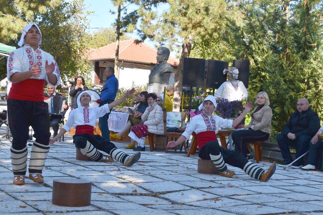 Община Разград: Островче и Черковна отбелязаха селищните си празници днес 