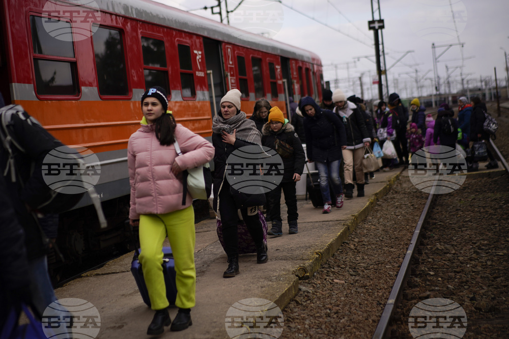 Бежанците от Украйна ще могат да кандидатстват онлайн за британска виза
