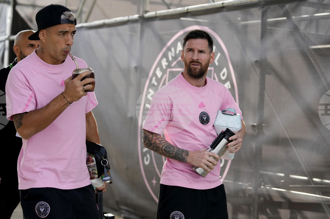 Луис Суарес продължи договора си с Интер Маями